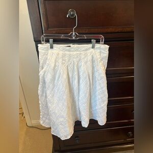 Alfani white all cotton lightweight size 8 skirt